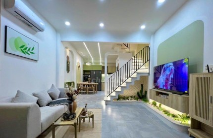 Bán nhà đường Phó Đức Chính-Bình Thạnh, 65m2, 1 tỷ 220 triệu, sổ hồng riêng, gần chợ Bà Chiểu